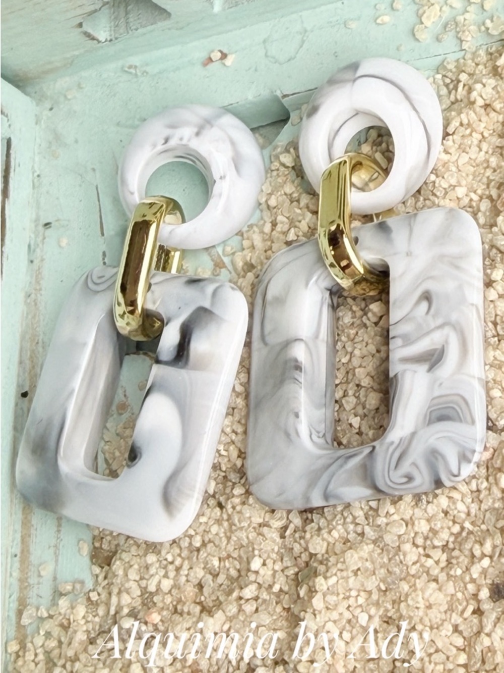 Alquimia White and Gray Marbled Drop Earrings with Gold Accents
